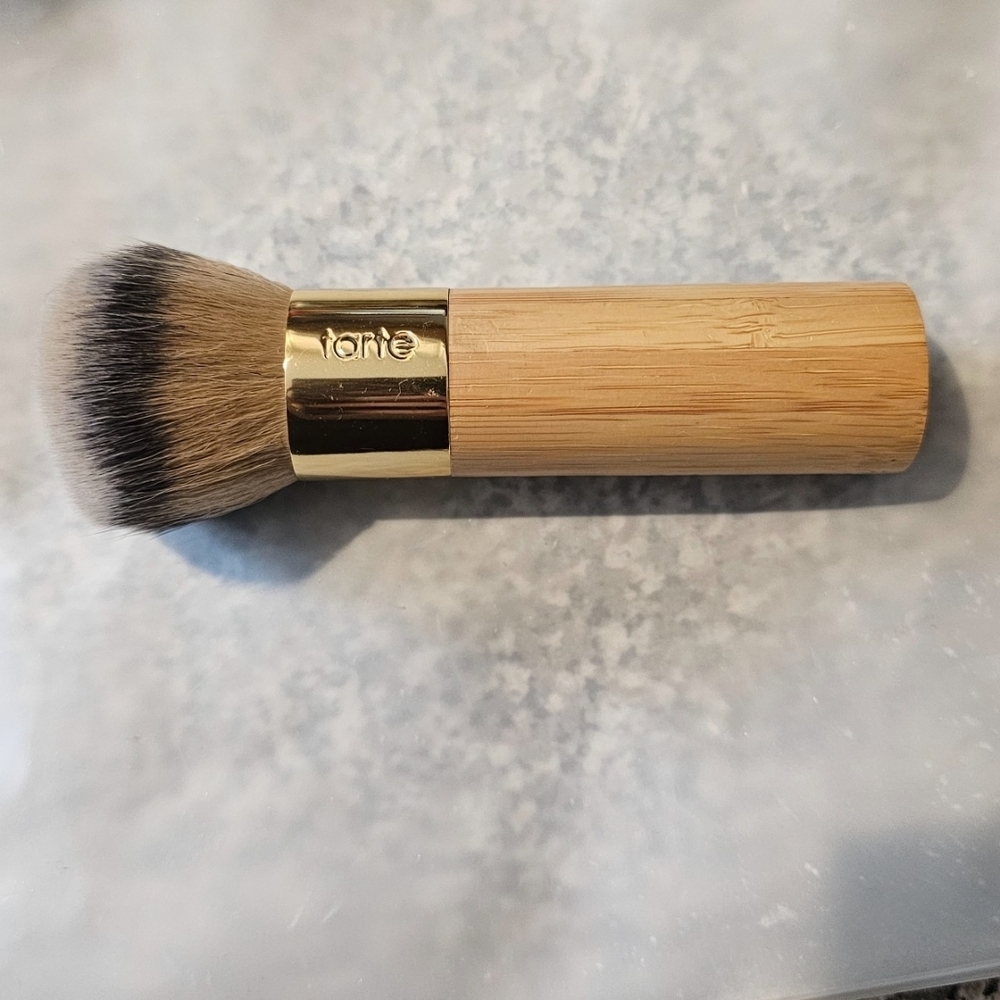 Tarte "The Buffer" Bamboo Brush with Gold Accent